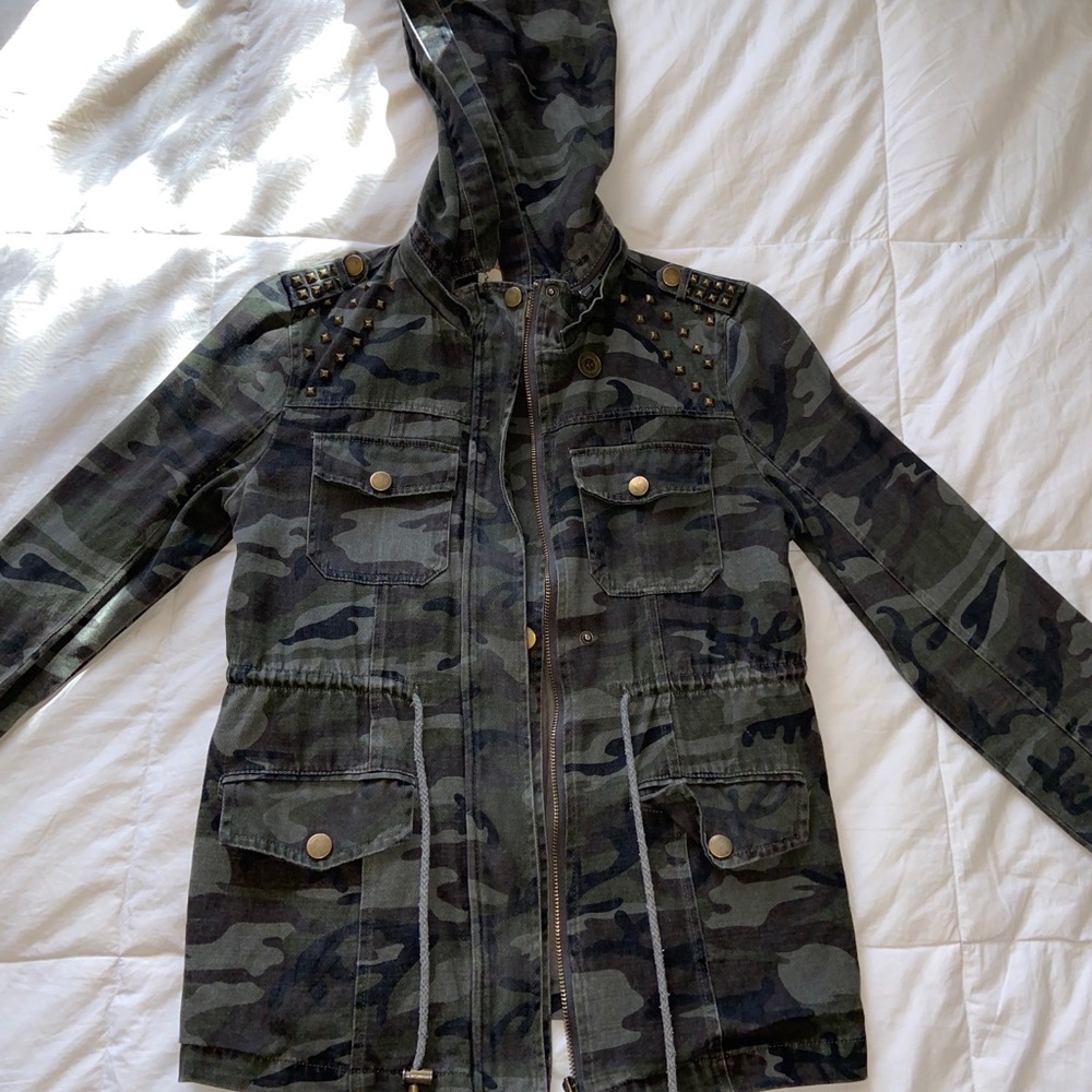 Women’s Camo Jacket